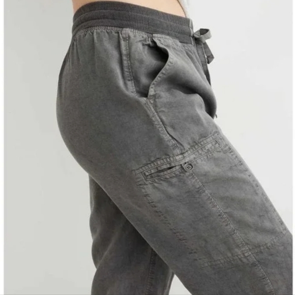 Aerie Essential Cargo Twill Jogger - Picture 4 of 9